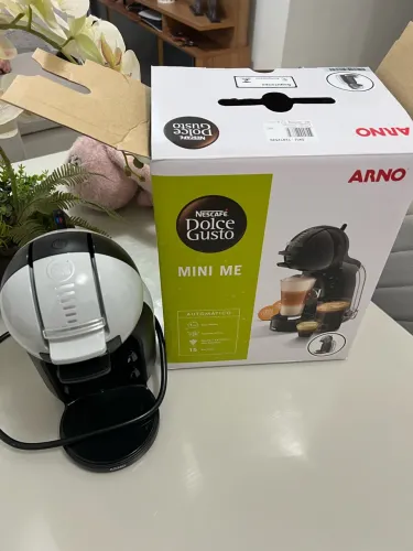 Cafeteira Dolce Gusto 220v (NUNCA USADA)