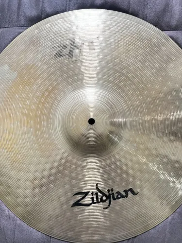 Prato medium ride Zildjian ZHT, 20? + Splash Orion 10 mainstream + Capa Bag