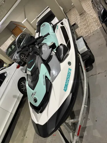 Jet ski