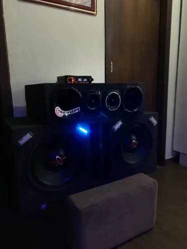 Caixa completa com dois hard power 750w,