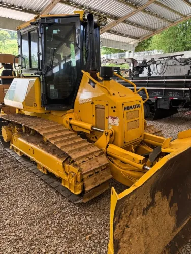 Trator de Esteira Komatsu D51