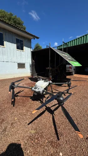 DJI Agras T40 COMPLETO | 127h | 3 Baterias + Carretinha + Kit Calda DRS + Gerador Toyama