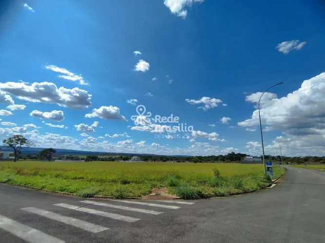 Residencial DAMHA II - Terreno à venda, de esquina e plano!!