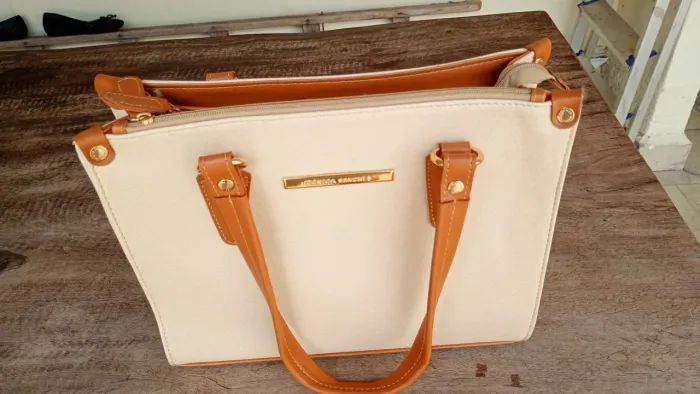 Bolsa Mônica Sanches, novinha