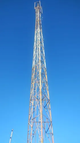 Torre autoportante de 23 MT