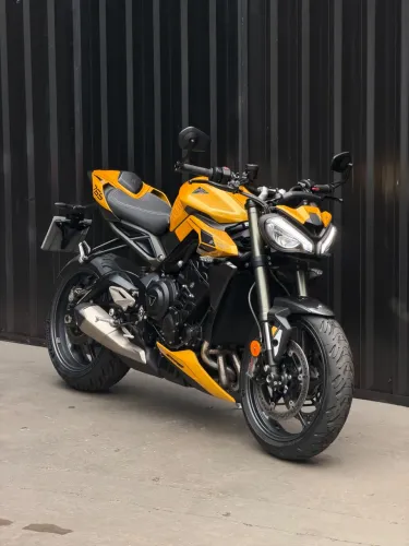 STREET TRIPLE 765 RS AMARELA 2024/2025