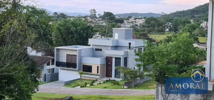 Casa com 4 dormitórios à venda em Condomínio Fechado, 235 m² por R$ 2.250.000 - Cachoeira