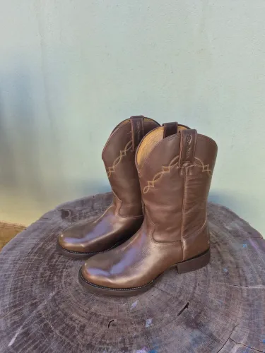 Bota goyazes couro 39