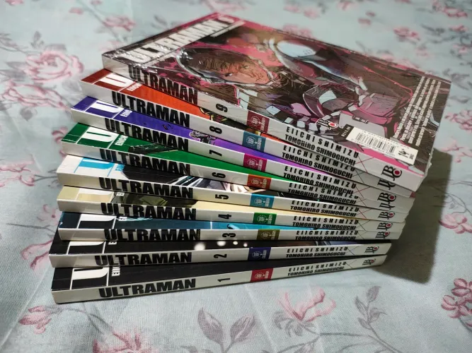 Coleção Mangá Ultraman - Volumes 1 ao 9