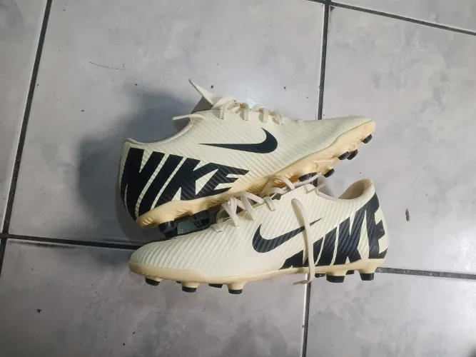Chuteira Nike Mercurial 