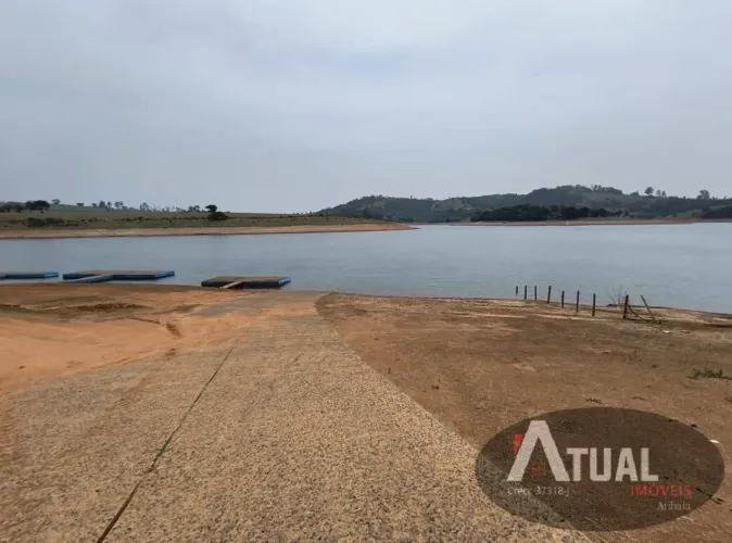 TERRENO EM CONDOMINIO PÉ NA AGUA PIRACAIA A 90KM DE SP.