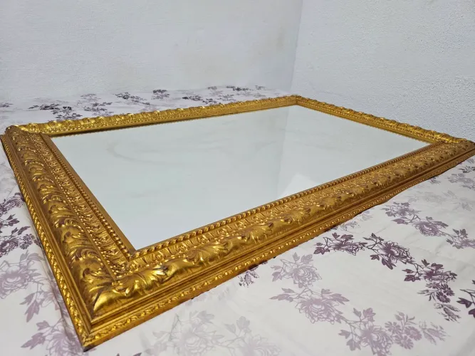 ? Espelho Decorativo Clássico - Moldura em Folha de Ouro (1,20m x 80cm)