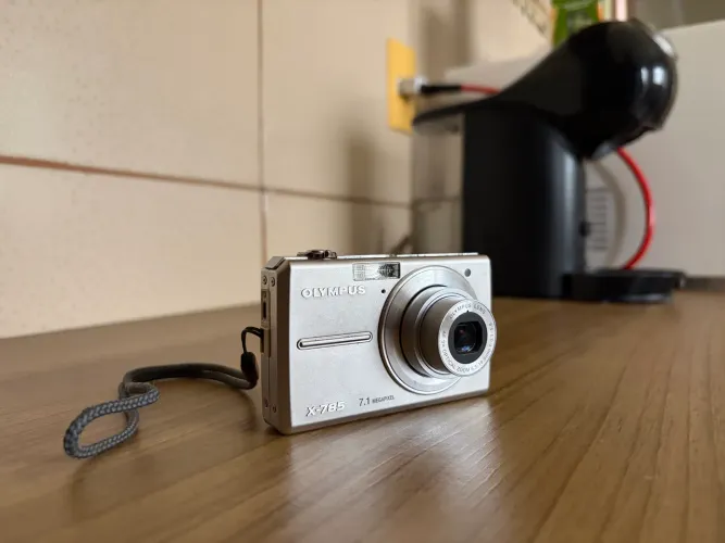 Câmera Olympus X785