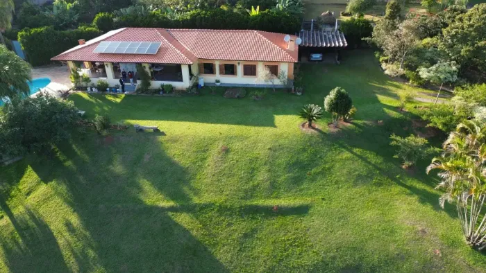 Imóvel para venda possui 330 metros quadrados com 4 quartos em Centro - Araçariguama - SP