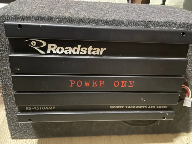 Caixa de som + power one