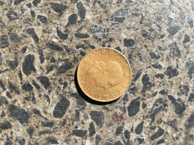 Moeda da República italiana de 200 lire 