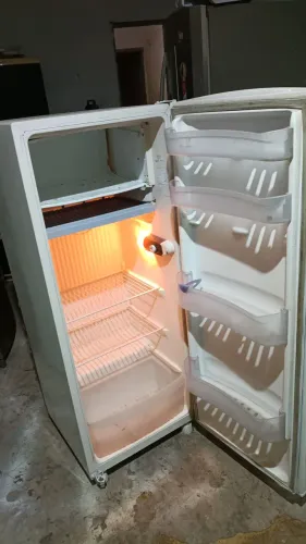 Vendo geladeira Consul