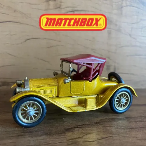 Carrinho Matchbox - 1913 Cadillac (referência Y-6) série Models of Yesteryear