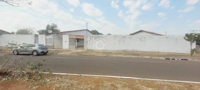CASA TERRENO AMPLO NO JARDIM IMA