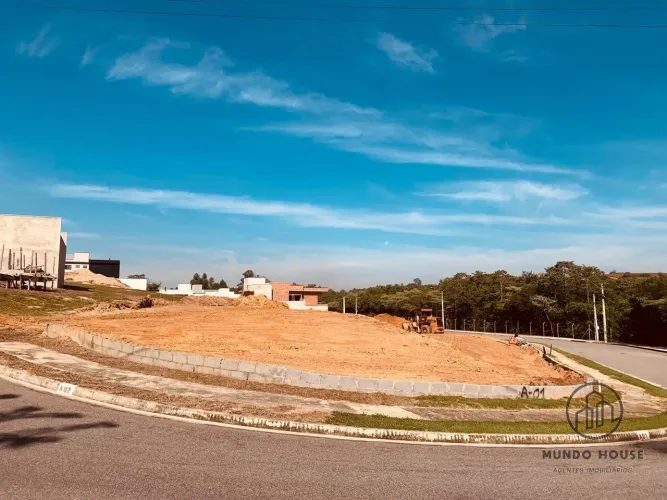 Terreno em Condomínio no Jardim Villagio Milano em esquina.