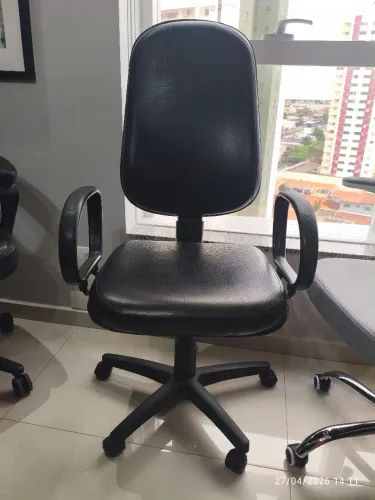 Cadeira presidente em couro