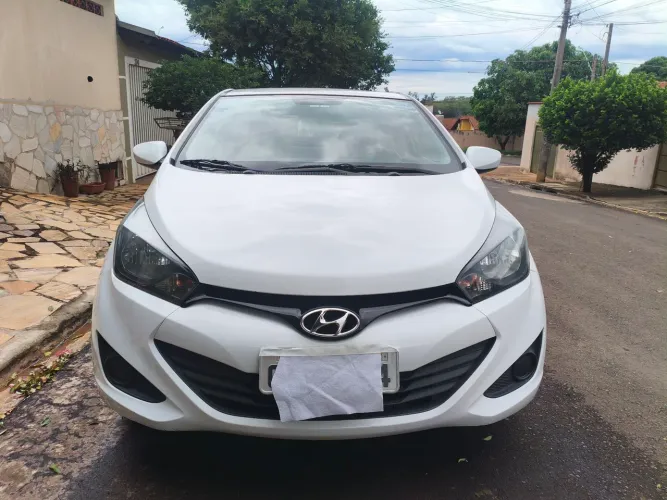 Hyundai HB20S C.plus/c.style1.0 Flex 12V Mec. 4P 2015