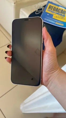 iPhone 12, na cor branca, 128gb com bateria em 95%