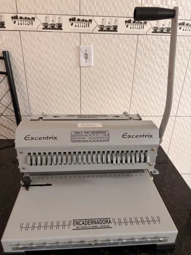 VENDO ENCADERNADORA EXCENTRIX WIRE-O 2x1