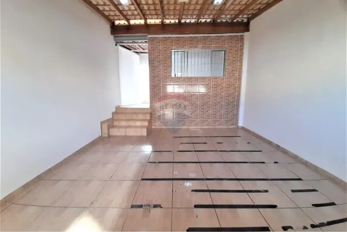Casa com 2 Suítes no Bairro Paulista, Excelente Localização