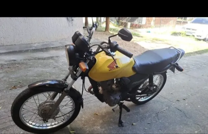 Vendo Moto em otimo estado ,toda em dias no ponto de transferir