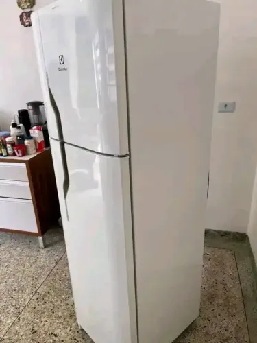 Geladeira Electrolux Frost Free - Branca