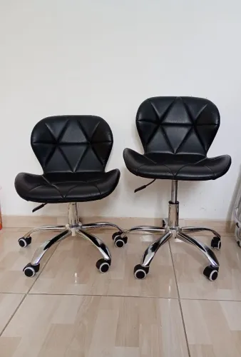 Par Banquetas em couro
