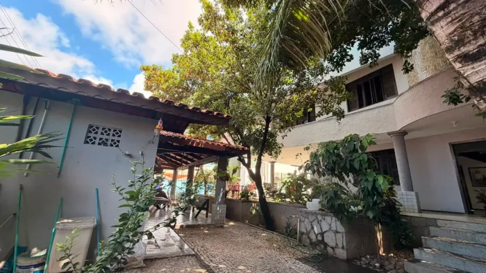 Casa com ponto comercial
