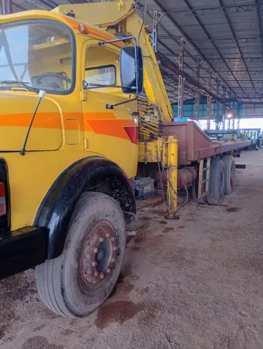 Mb 1516 ano 1984 6x2 com munck