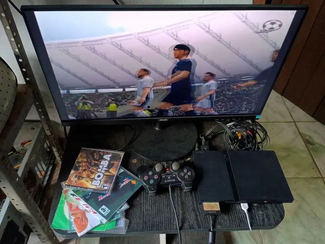 PS2 slim venda ou troca com torna leia o anúncio.