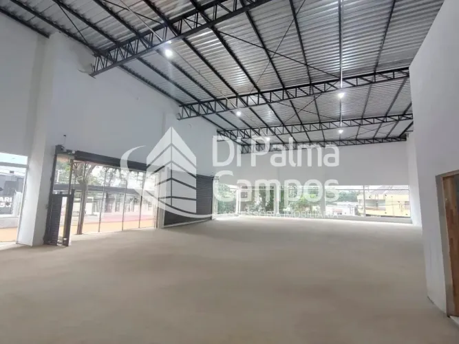 Galpão para locação com 396 m² e 10 vagas na Vila Gilda em Santo André