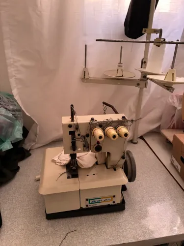 Máquina de costura 