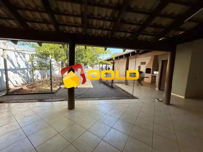 Casa para Venda em Uberlândia, Cidade Jardim, 2 dormitórios, 2 suítes, 3 banheiros, 6 vaga