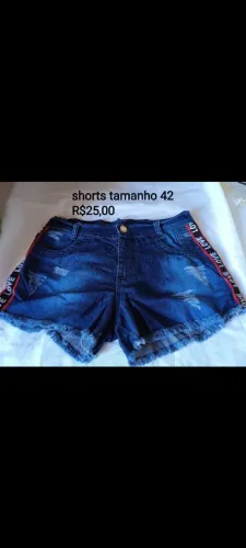 Shorts semi novo tam 42
