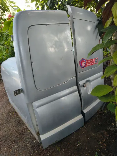 Vendo uma capotada Montana duas portas 5,500