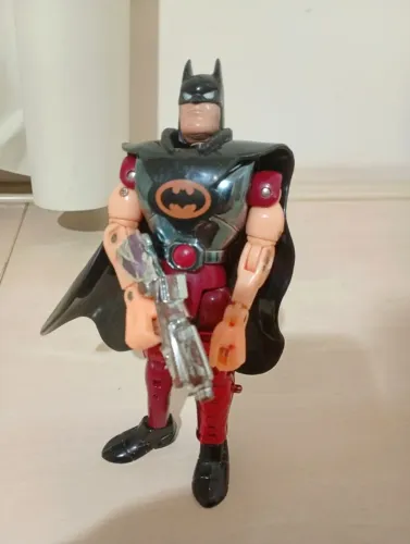 Boneco Batman articulado anos 90
