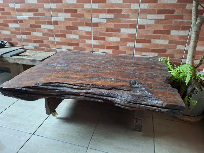 Mesa de centro madeira (prancha da costureira da tora de ipe)