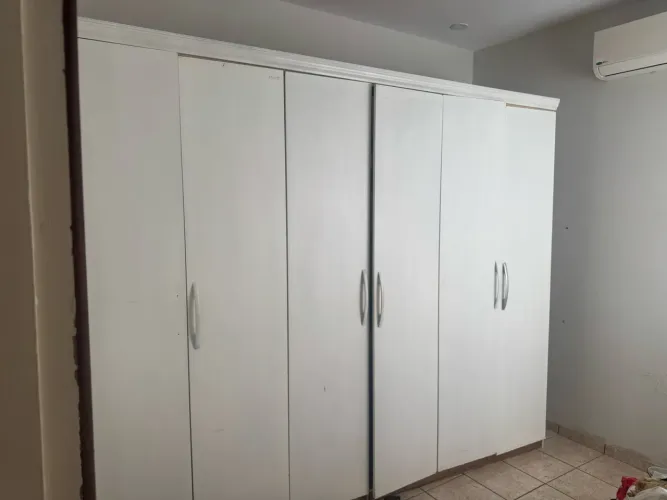 Oportunidade comprar um guarda-roupa casal