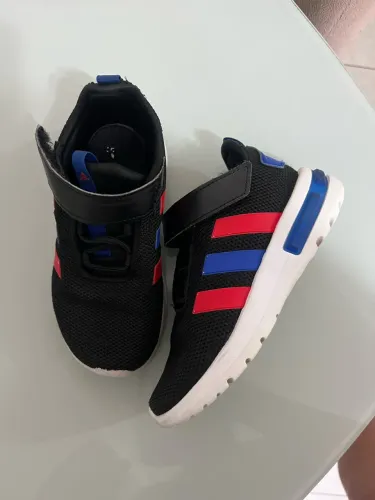 Tênis adidas tamanho 25