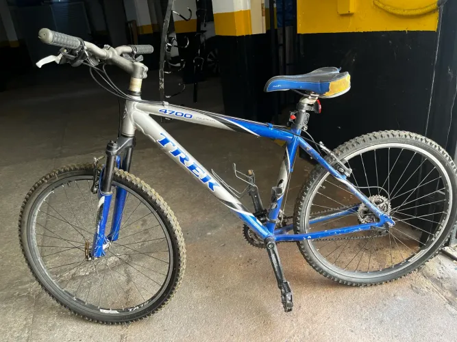 Vendo Bicicleta Treck Aro 26 quadro de alumínio Suspensão dianteira de freio VBrake