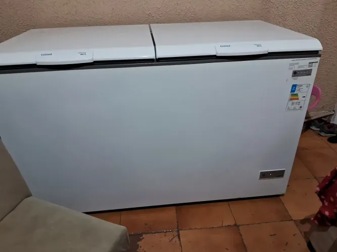 Vende freezer novo modeno função freezer e geladeira grande 534 marca consul tem garantia