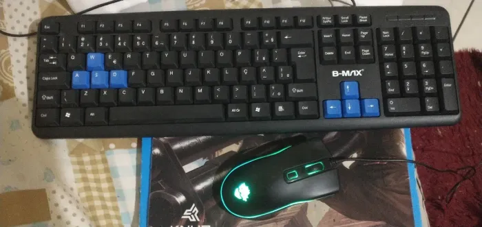 Vende-se Teclado e Mouse 