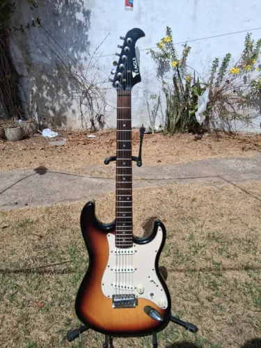 Guitarra Eagle STS-001 Sunburst Master Series com Captadores Fender DELUX DRIVE