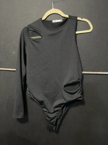 Body preto vazado