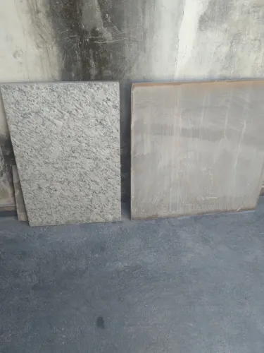 Vendo 2 pedras de mármore tamanho 90x90 outra 90x 60